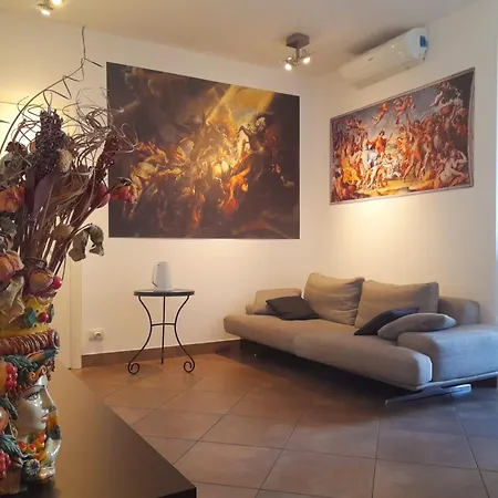 Porta Venezia Apartment *